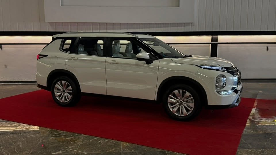 Mitsubishi Outlander 7P
مۆدێل// 2026
ماوەی ڕۆشتن// 0 Km
نرخ//……📞
بستۆن// 4
بزوێنەر// 2.5 
هێزی ئەسپ// 181HP
سیستەمی پاڵنەر// FWD
سێ ڕیز کووشن
هاوردە// یابانی
بۆ زانیاری زیاتر پەیوەندی بکە بە……
***********
***********

