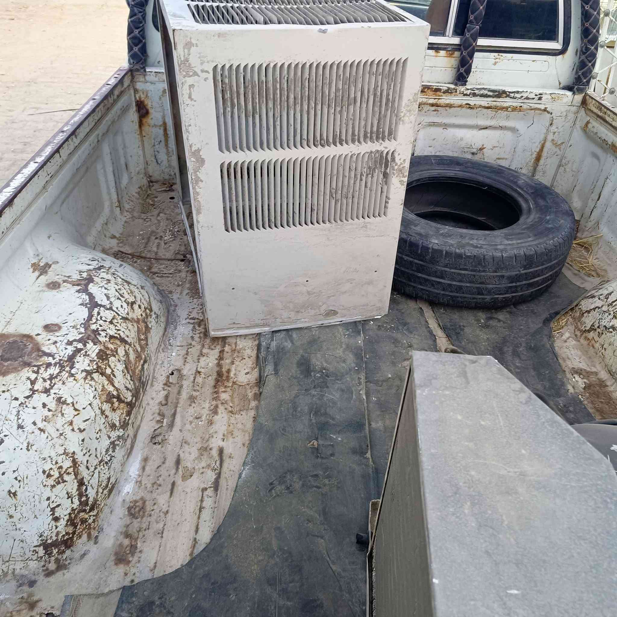 مكيف جنرال طن ونص ابو السفيفة البايب الچبير  يمكن بي ليك مامتئكد العنوان البصرة موفقية السعر 175 رقمي ***********
