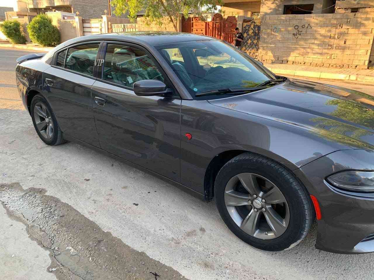 السلام عليكم جارجر 2017 كلين لون نفطي sxt فول فتحه رقم اربيل بدون اي ضرر السياره جاهزه السعر 200 
للاستفسار الاتصال على الرقم *********** او *********** مكان السياره الانبار الرمادي
