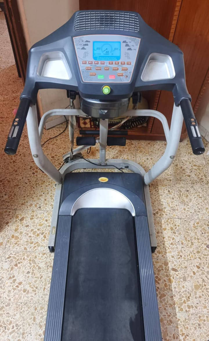 مستعمل نظيف 
جهاز جري
٣٨٠ وبيه مجال 
واتساب 
***********
