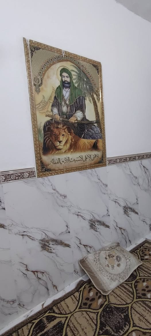 السلام عليكم بيت للبيع طابو مساحة 100 طولانيه طابقين يحتوي طابق الأول علئ مطبخ وصاله وغرفه واستقبال طابق ثاني غرفتين وصاله العنوان العبجيه شارع عشرين للاستفسار واتساب *********** سعر75
