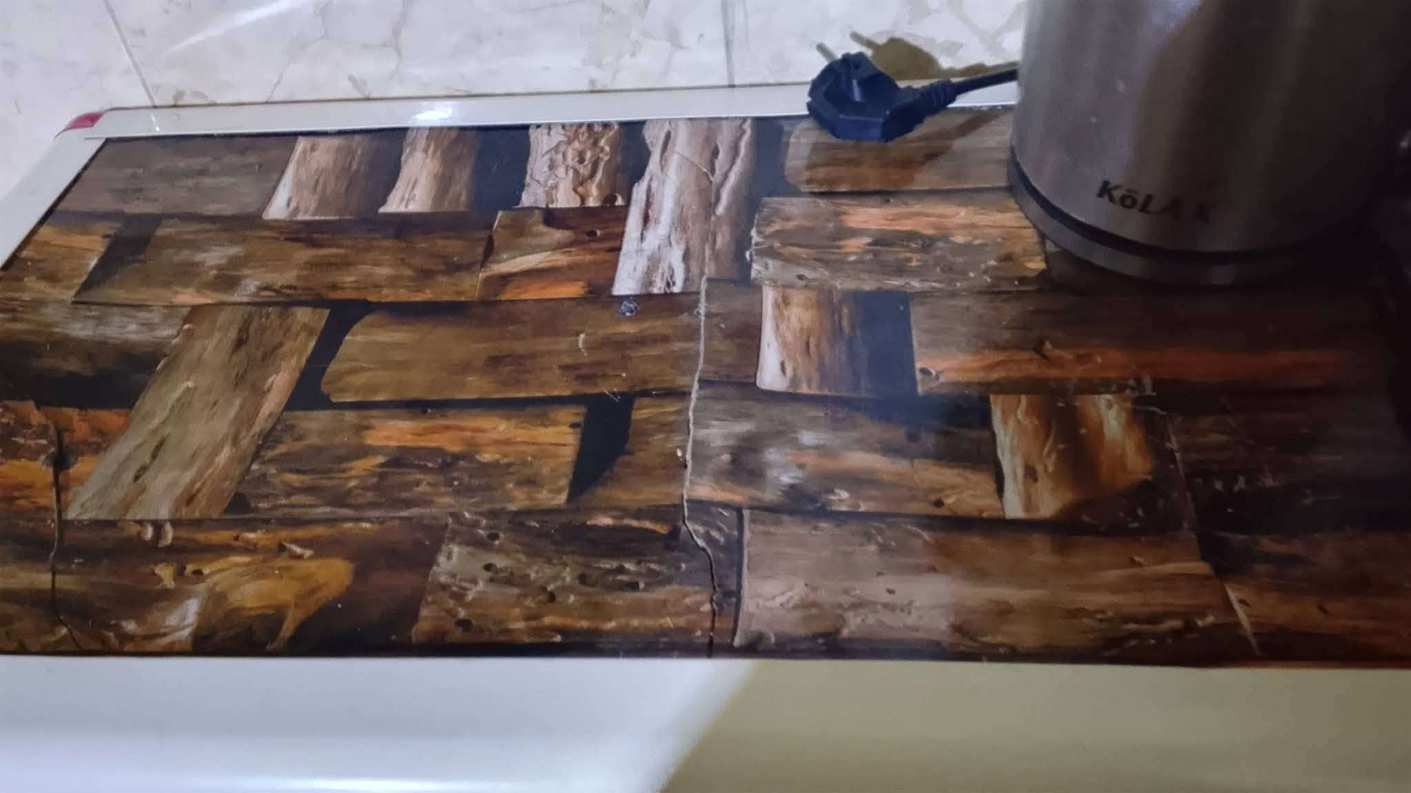كلمه بار ضوئيه تشتغل عل الباتري ب 15 وبيهه مجاال 
طباخ كهربائي بلكارتونه ممستخدم دفتري 4 للحمي والوسط للطبخ ب50 قفله 
كومدي يرهم لكلشي مواد غذائيه / كزامه  ب 35 وبي مجال وبي فطر من فوك بسيط ***********
