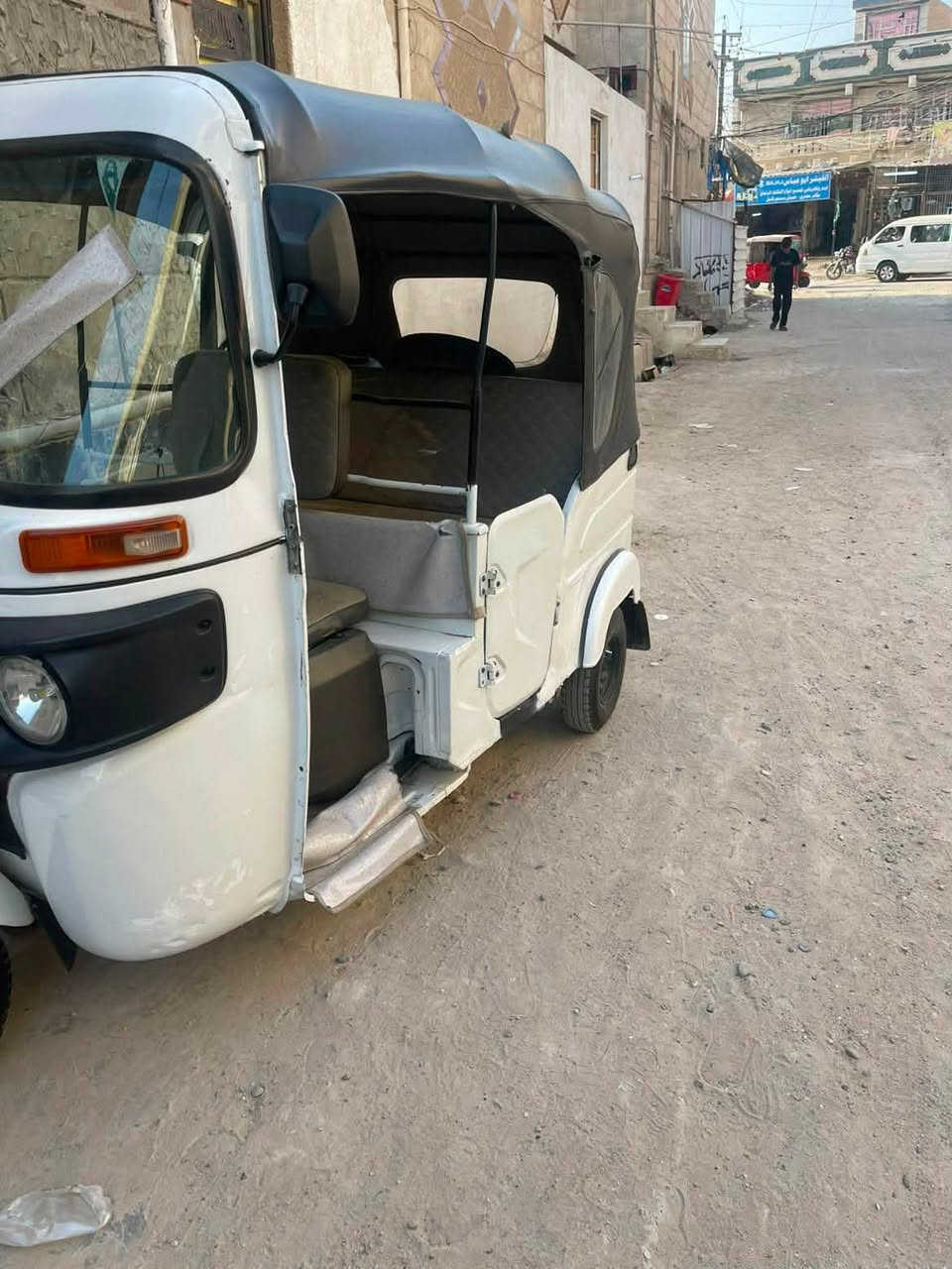 مموديل 21 معمره بس لغد ع كد شبر والدوس معمرات والمكينه مجفته ما مشروكه مكلف بلنشر ***********
