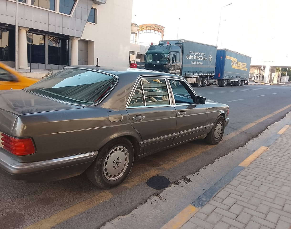 السلام عليكم مرسيدس للبيع موديل 91 رئاسي مكينه وكير 300 طخم تايات وباتري جدد سستم صوت موجود بيها مسجل اصلي بلاتوث شاشات تكوات شغال بلادي سياره بدون خيسان  داخل غرفه جديده للاتصال ع رقم الهاتف فقط لا تراسلون ع الخاص 
***********   ***********
