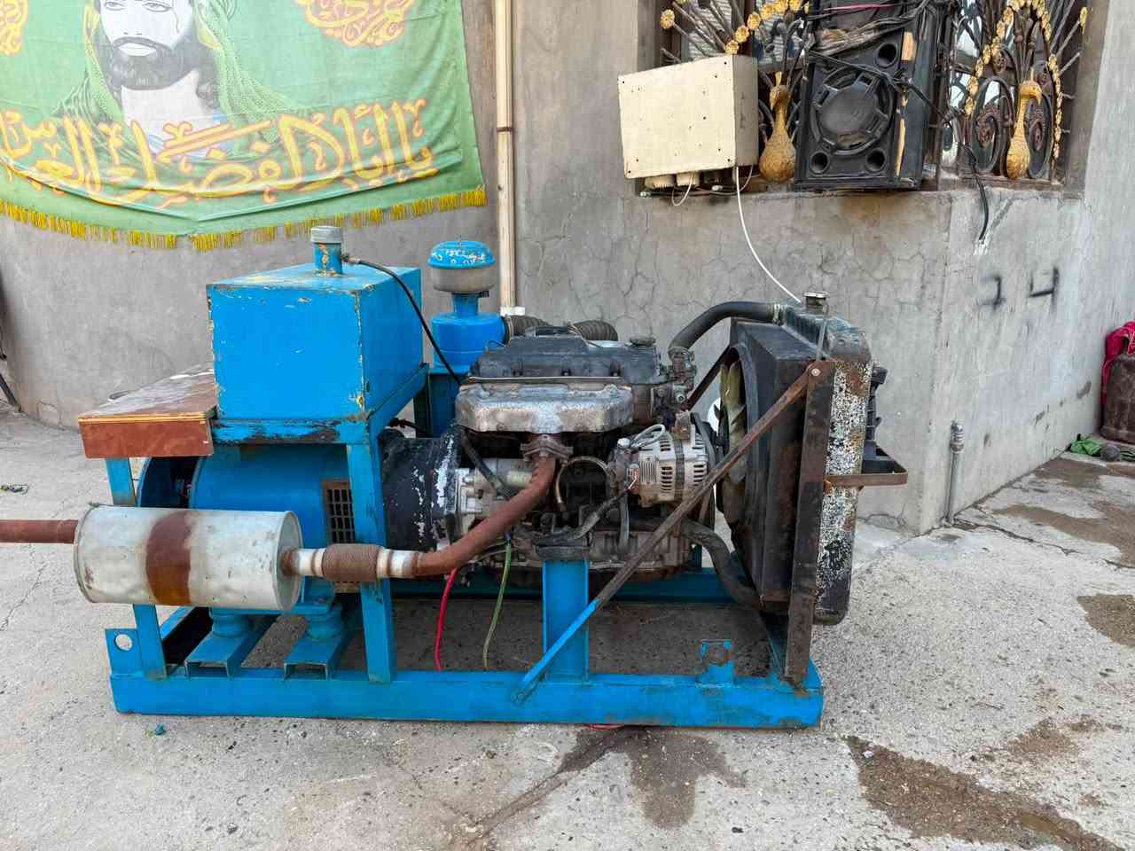 السلام عليكم
مولده كيا 2701
مولده بلاديه جديده شرط الشغل 
محرك بلادي شرط برغي مامفتوح بي 
شرط لاتبخير ولا تنقيص 
راس توليد 30 كيفي ثري فيز طبك
المولده جاهزه اي نقص مابيها 
السعر 14 وبيها مجال 
العنوان حله ابي غرق 
للاستفسار ***********
