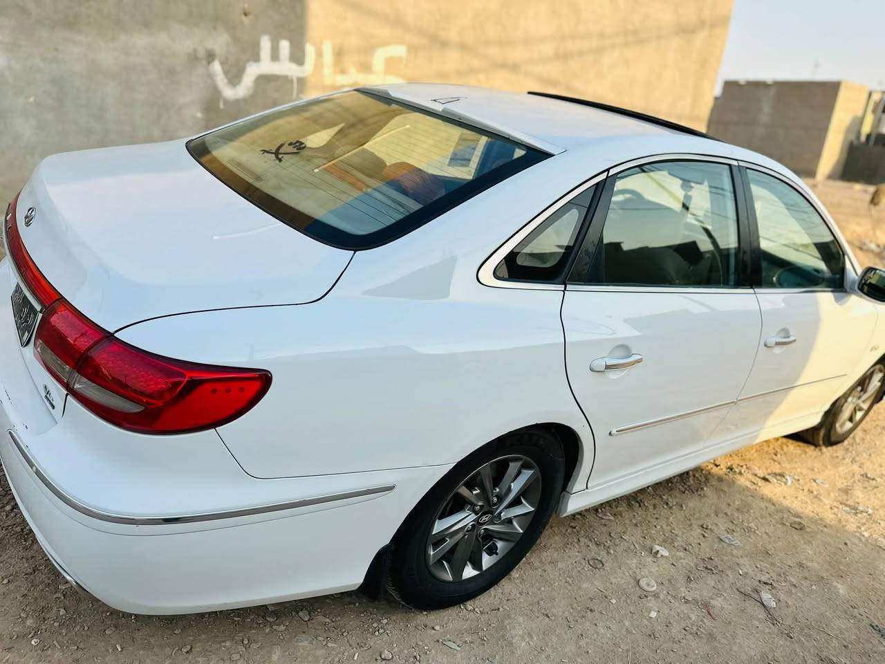 السلام عليكم ازيرا ٢٠١١ رقم اربيل سنويه منتهيه قبل شهر تقريبا
بيه بنيد وجاملغ تبديل وبيهه صبغات بسيطات  بدون دواخل محرك ٢٧٠٠ عليهه ادامه كامله حداديه جديده  من الاخير متصرف عليهه ربع دينار ترايك للعمره وبيهه سونار اذا تريد ادزه الك خاص السعر ٩٨ 
للاتصال *********** عنوانه واسط الصويره
