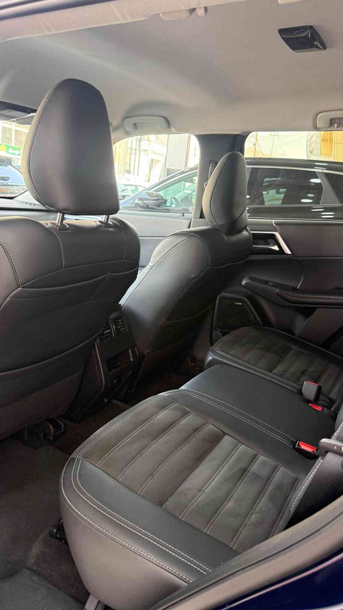Mitsubishi Outlander 2025 clean title
فول مواصفات بدون فتحه سقف (دبل اكسل 4x4 )
مواصفات: (٧ راكب  بصمه شاشة  5 كاميرات  وشحن وايلرس 
كشنات جلد و هيتر - ستيرن هيتر بردات خلفي كشن خزن شغال سماعة harman 
سندوق شفت  بريك بصمه ويل كب كروم
رادار امامي و جانبي و خلفي  لايت ليد LED …)
محرك: 2.5  ماشية :(14 الف كم)
(سيارة بدون صبغ مكان واحد pdr بدون ارباك )
سعر :(198 ورقة بيها مجال ) 
مكان سيارة : ( دهوك ) ***********☎️ دهوك, العراق
