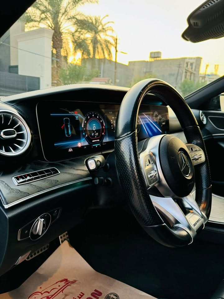السلام عليكم ..
للبيع .. Mercedes CLS 450 وارد الماني فول مواصفات 
موديل 2018 اجتي بيه قطعتين بخ فقط كلين تايتل مكفوله من حادث ماشيه 61mi فول مواصفات للاخير باسمي شخصيا .. بصمتين اصليه وكتلوكات وغراض وكاله موجوده بدور اي نقص كير ومحرك وباقي الامور كله مكفوله ..
مواصفات ..
بصمه
سلايد
داخل دزاينو 
داخل جلد اسود 
تبريد وتدفئه بالكشنات
دكمتين / فصين 
كشنات كهرباء خزن
راردات جانبيه
جنطه كهرباء
دركه AMG 
كت كامل AMG اصلي
بيان شفط
وباقي مواصفات اكثر ومعروفه بهاي فئه بدون اي نقص السياره وين متريد تفحص حاظر
سعرها 355 وبيه مجال بسيط  
مكاني بغداد الكرخ /  اليرموك او حي جامعه
للاتصال ع رقم :***********
