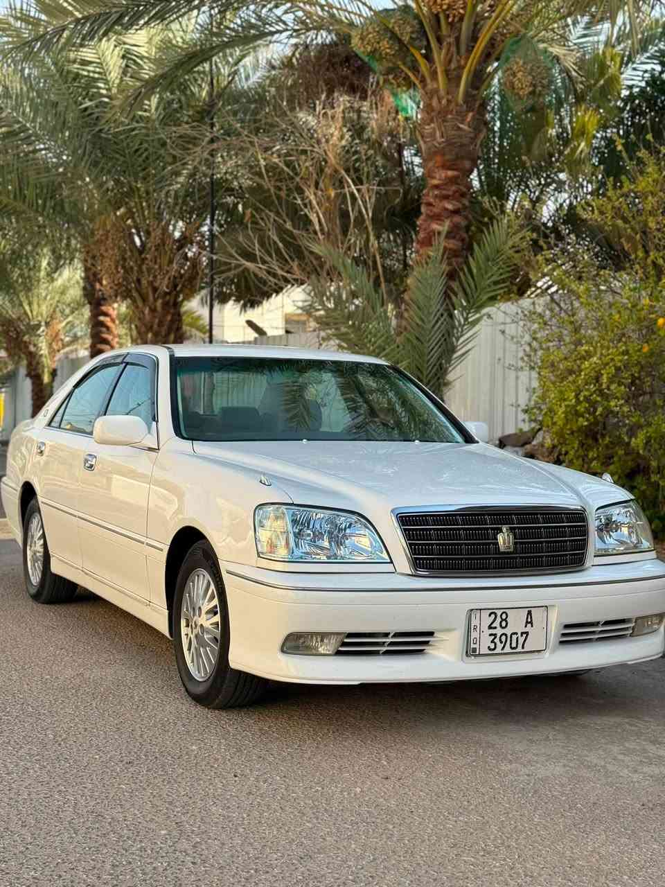 السلام عليكم
ملكة كراون موديل 2000 
ماشية 175 
رقم نجف 
قرار 102
بأسمي تحويل ثاني يوم
السياره تحويرة عارف العيساوي نجف
صارف عليها 12 مليون 
السعر 145 
مكاني نجف
سياره ماعيزه اي شيء 
***********
