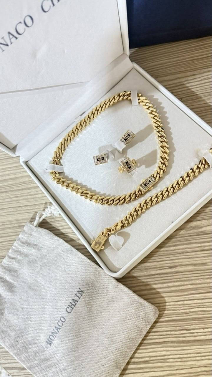 طخم موناكو مطلي بالذهب عيار ١٨
جديد ما ملبوس ولا ساعه لان السوار طلع صغير عليه
اخذتو ب ٧٠ اريدو ب ٥٠ وبي مجال
ينفع للعروسات لان ما يفرق شي عن الذهب عيار ٢١
***********
