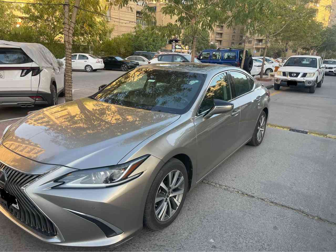 فول مواصفات / وارد امريكي ضرر جنطة تصليح على بارد 
رقم أربيل 
لون ذهبي داخل اسود 
محرك 3500 سعه ٦ سلندر 
ثلاث وضعيات قيادة 
شفتات ستيرن 
مقاعد جلد كهرباء تدفئة تبريد
ستيرن تدفئة  
كشنات خزن ميموري 
كامرة خلفية 
رادارات 360 درجة 
قيادة شبه ذاتية 
توقف ذاتي عند الاقتراب 
تحديد مسار 
 نقاط عمياء 
اوتو هولد 
عدسات متحركة 
مرايا شفط
تشغيل عن بعد 
ماسحات اوتو 
تبريد قطعتين 
شاشة كبيرة مع تحكم ماوس 
بصمة أربعة أبواب 
ماشية 65.000 KM
ملاحضة/ الصيانات الدورية جميعها في شركة لكزز بغداد 

*********** بغداد, العراق
