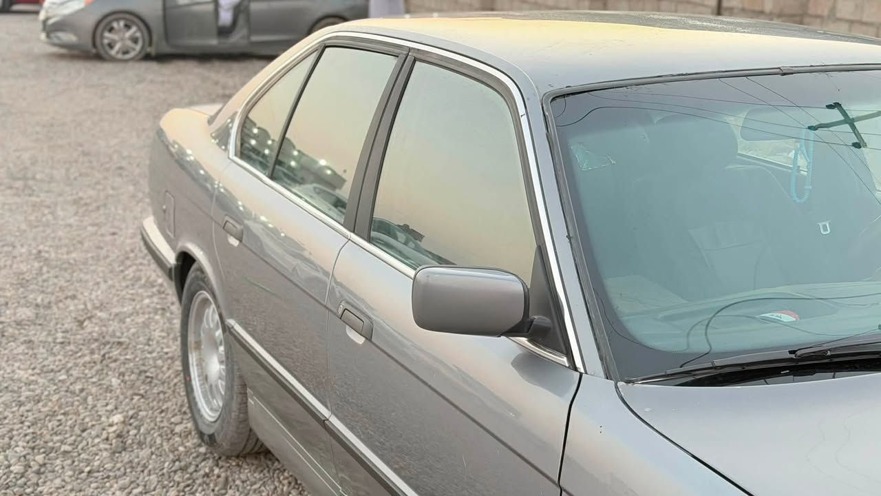السلام عليكم
BMW 525رقم نينوى شرط التحويل سنوية لغاية 2028 

السيارة وضع شركة مكفولة كفالة عامة بدون صبغ ولارصعة ولا حادث سيارة جديدة على يد وحدة 

كير تماتيك ومحرك كبس 

طخم تايرات جديد وحدادية صدر مبدل جديد خلفي وامامي 

للاستفسار ***********

وترهم مراوس حسب القناعة

