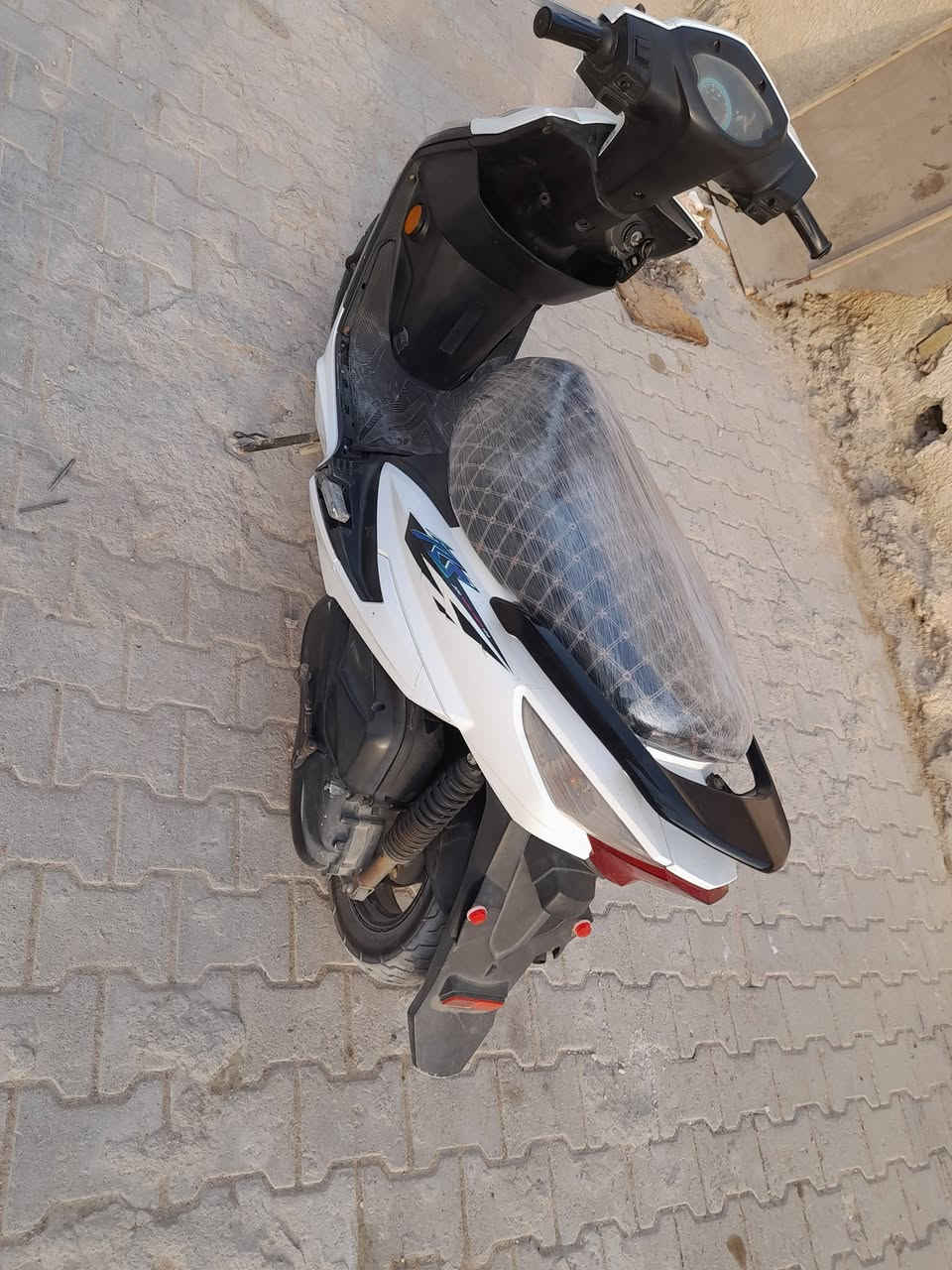 سيام • ماكس ياباني • سلف وهندر