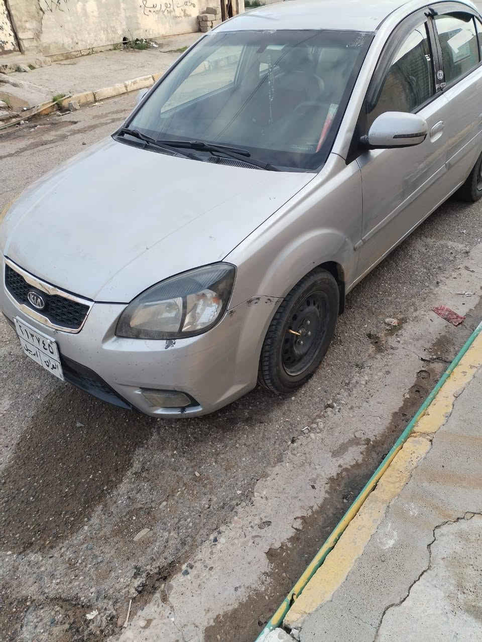 سلام عليكم
كيا ريو
موديل 2011
داخل برايد تحكمات ستيرن
اشاير بل مري 
تبريد ثلج 
وارد كوري 
مكفول كفاله من الدعامية للدعامية
بدون صبغ 
محرك 16 شرط  
محرك بدايه صرف يعني ماتنقص وبل كبس ادخن
 كير شرط 

سنوية ساقطه
هزة ساقطه 
السيارة باسمي
كابوني بانزين بيها
رقم اربيل تحويل ثاني يوم السعر 87$
رقم موبايل
***********
مكانها الموصل
