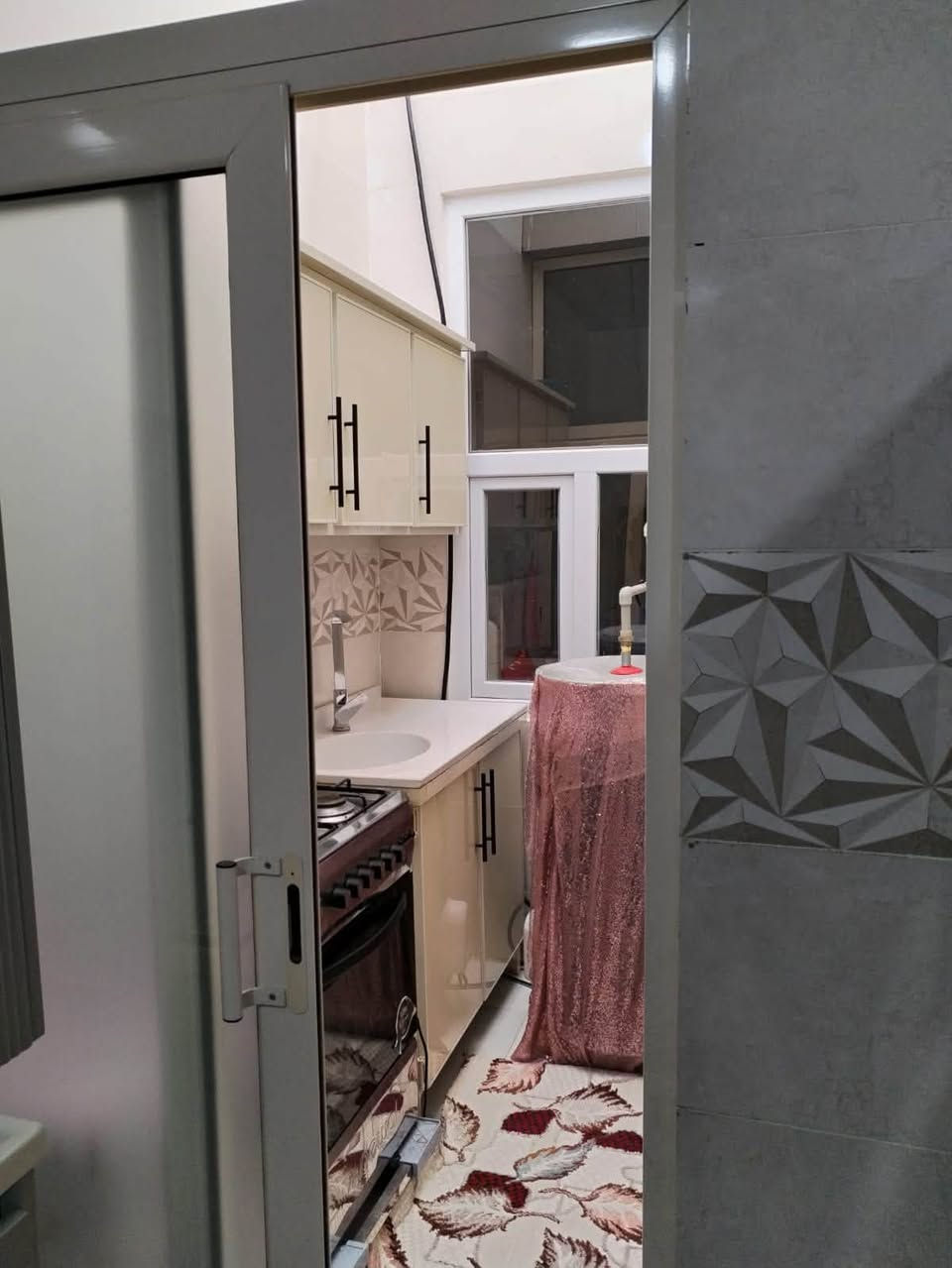 دار للبيع 100م بناء حديث زراعي
استقبال مطبخ وهول غرفه نوم صحيات
نظام دكت يباع مع غراض سعر مناسب 
55مليون العنون روناكي حي برزان للإستفسار 
***********
