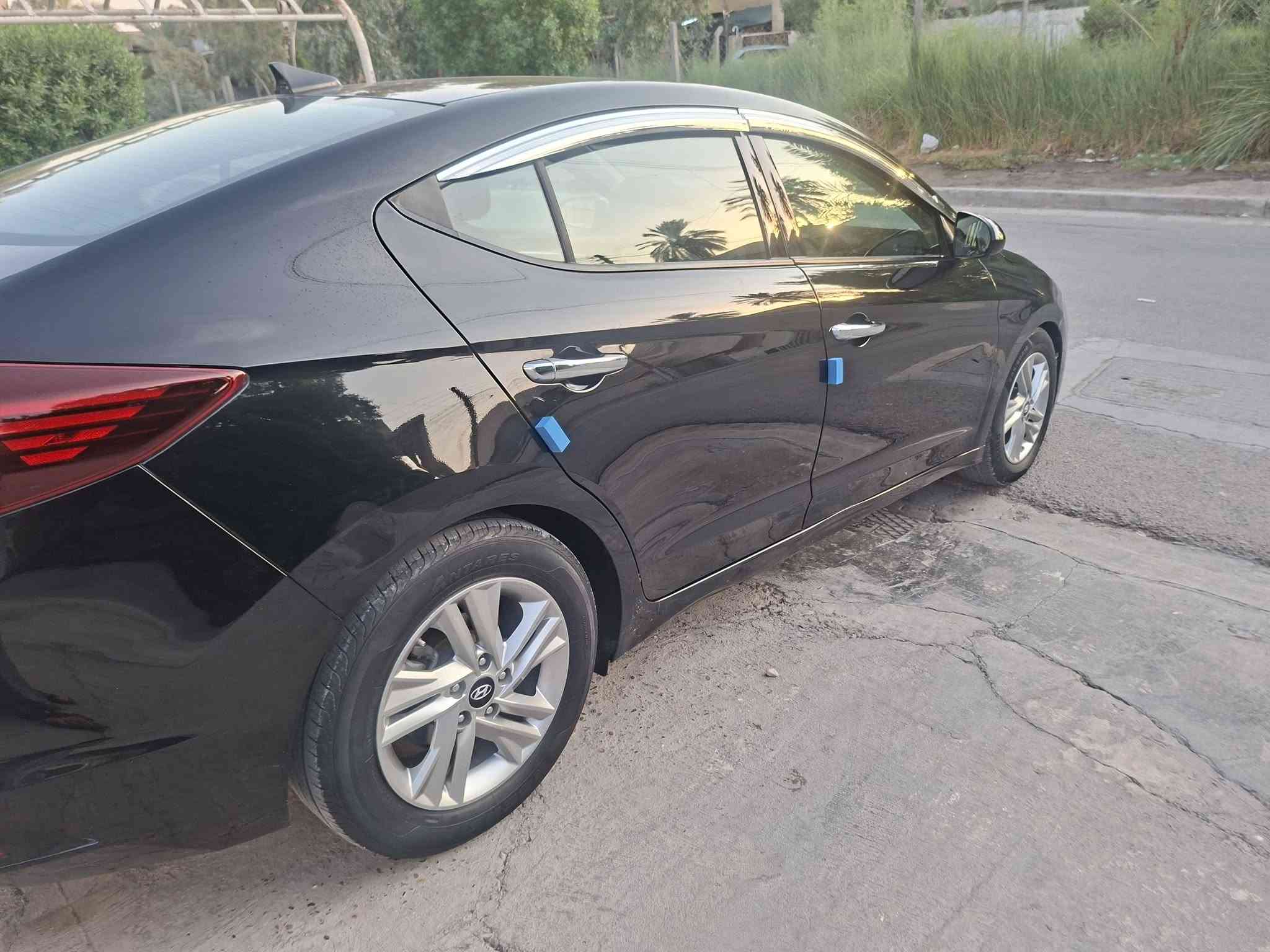 النترا موديل 2020 امريكي لون اسود رقم بغداد باسمي
مكينه ٢٠٠٠ دوش كير ايتي 

 كفاله السياره ليبل واحد بدون تبديل بدون صبغ.
السياره ماشيه ٦٩ الف مايل جديده كل نقص مابيها ترايها ناعم  تبريد.ثلج تايرات نظيفه 

مواصفات السياره
ثلاث وضعيات قياده
تحديد مسار 
رادار جانبي امامي
تحكم ستيرن جهتين 
توقف ذاتي
شاشه كاميرا
حساس ضغط الاطارات

صور الحادث مرفقه بالمنشور  الشاصي بي طخه خفيفه جدا مال ضربة امريكا مكفوله من الصبغ والتبديل بيها فقط ٣ باردات تقريبا

سعر١٢٣ورقه بيها مجال  

بغداد  الكرخ العامريه
للاستفسار اتصل او واتس اب
***********
