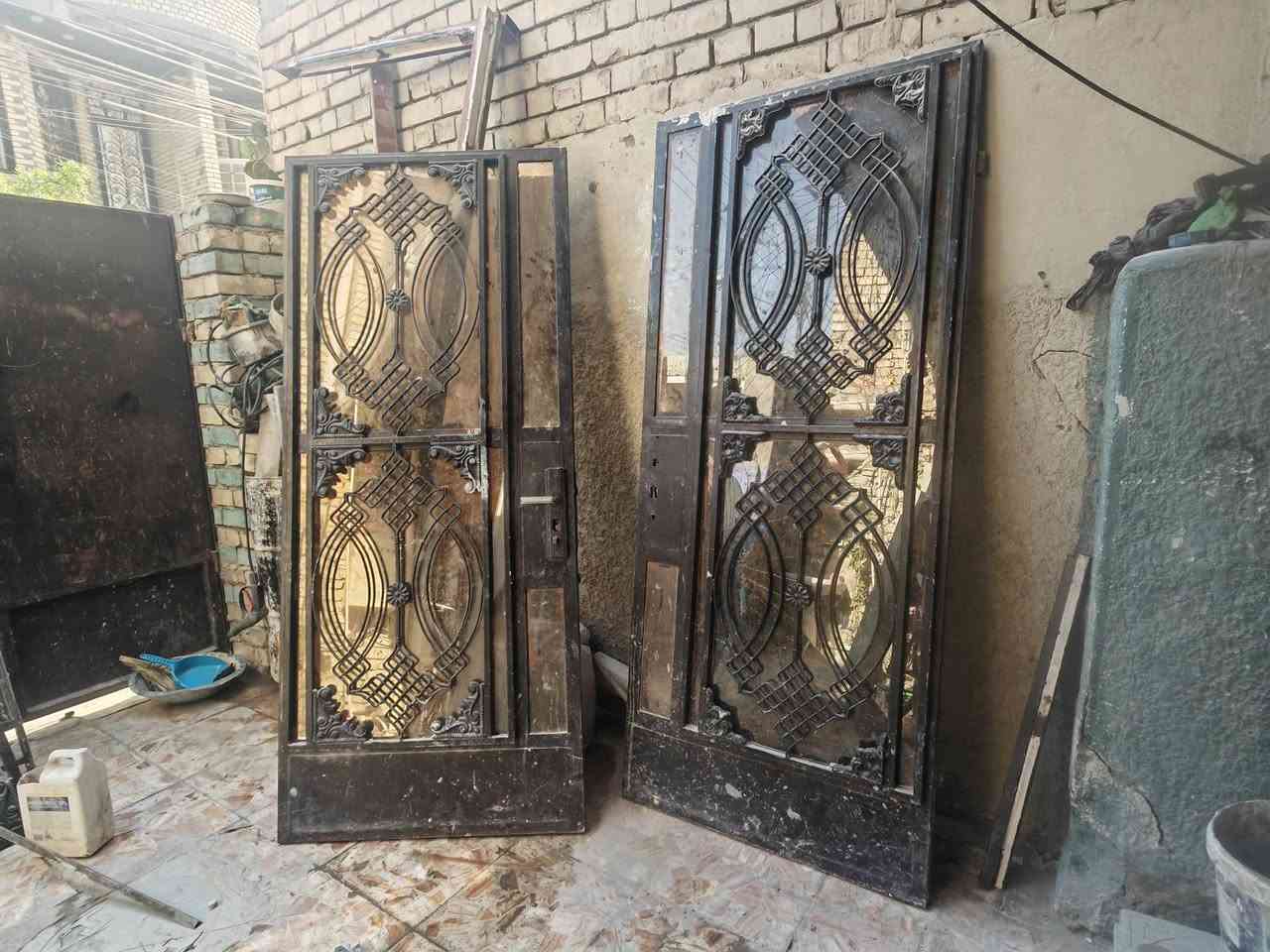 السلام  عليكم
بيبان حديد كاملات  
متر عرض في 270 ارتفاع كامل
ارتفاع الباب لوحده 210

سعرهن 125 قفلة  
مكاني بغداد العبيدي
ما عندي توصيل
شراي تواصل واتس اب
***********
