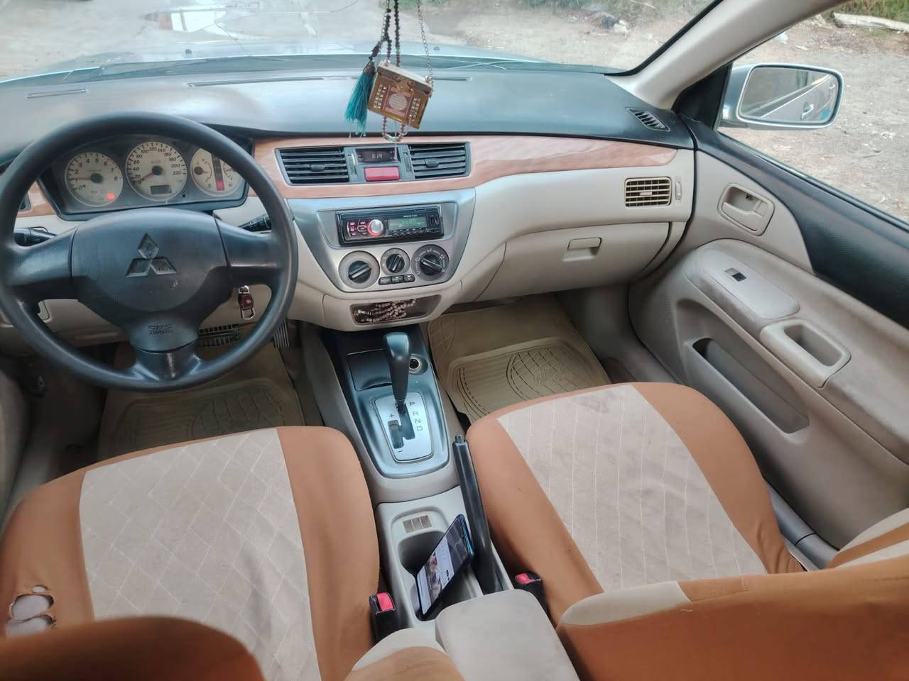 لانسر٢٠١٠رقم ديالى دولي  محرك ١٦٠٠ قبق اسود صدرجديد تخم تاير تبريد شغال بيه جاملغ امامي خفيفه  تصليح وخياس دواير الخلفيه بيها اربع قطع موضح بالصور السعر٧٢ مكانه ديالي بعقوبه للإستفسار اتصل ***********
