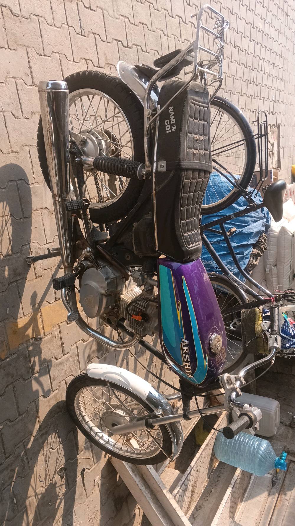 للبيع نضيفه كلش سعرها 350.  للعلم كلك كلك كلك***********