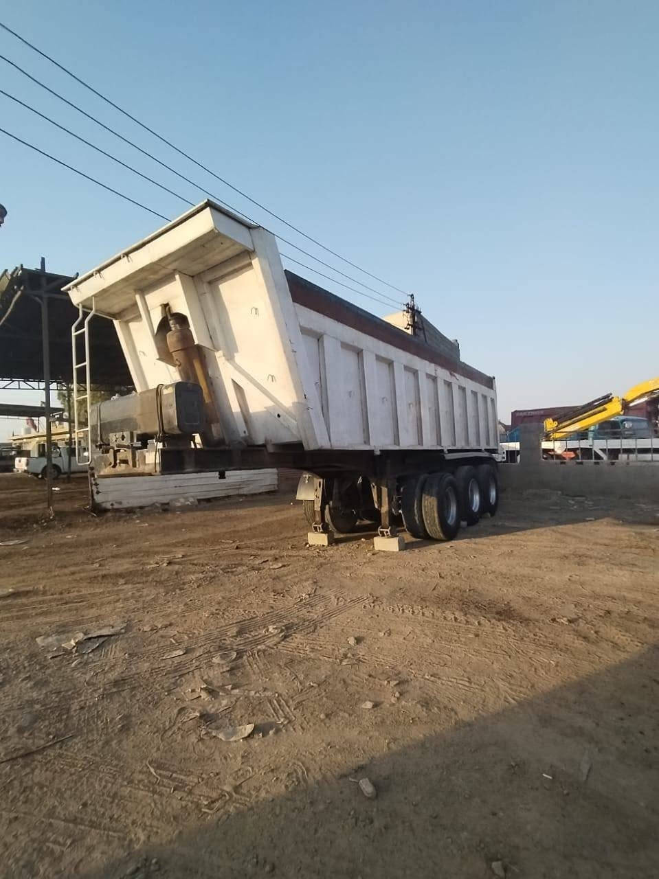 سلام عليكم
سكانيا 143 مديل 93
محرك 0//6 كير, 5//5
مسجل قلاب ثلاث دناكير
***********
***********
