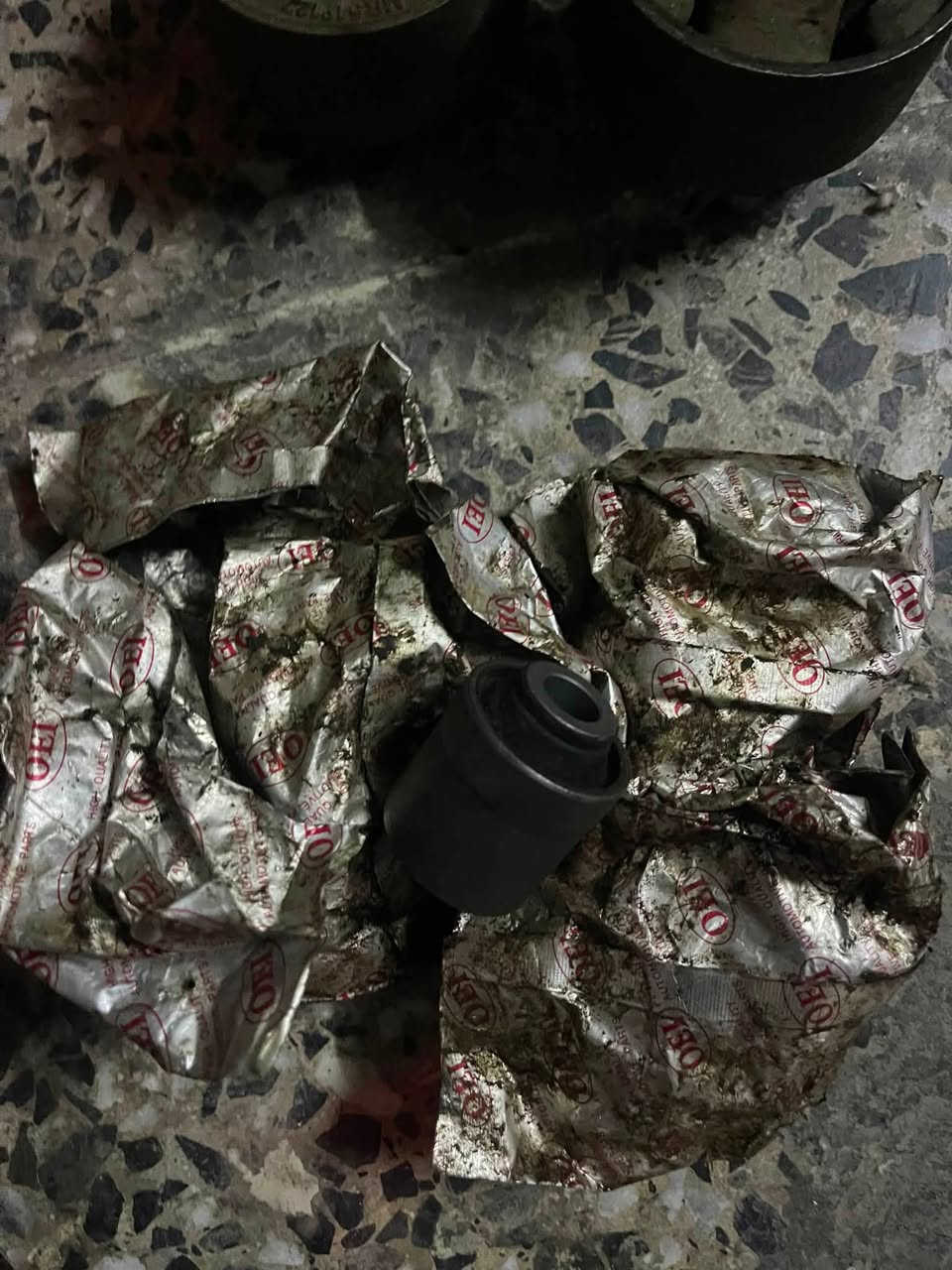 سلام عليكم متوفر عندي غراض لانسر مثل ابطاين بوب عدد 4 مثل ما واضح بل صورة  بوش صدر خلفي بنزات خلفية وماطور جامة قاعدة فيوزات امامية رئيسي أم كتفات موجودة صور اضيفهن بل منشور 
سلف وداينمو وباور مال حاوية شديت مكينة وجني  وياهة فة ما احتاجهن لي يفيدنة بل خدمة مكاني حي اور ل 600 *********** رقمي
