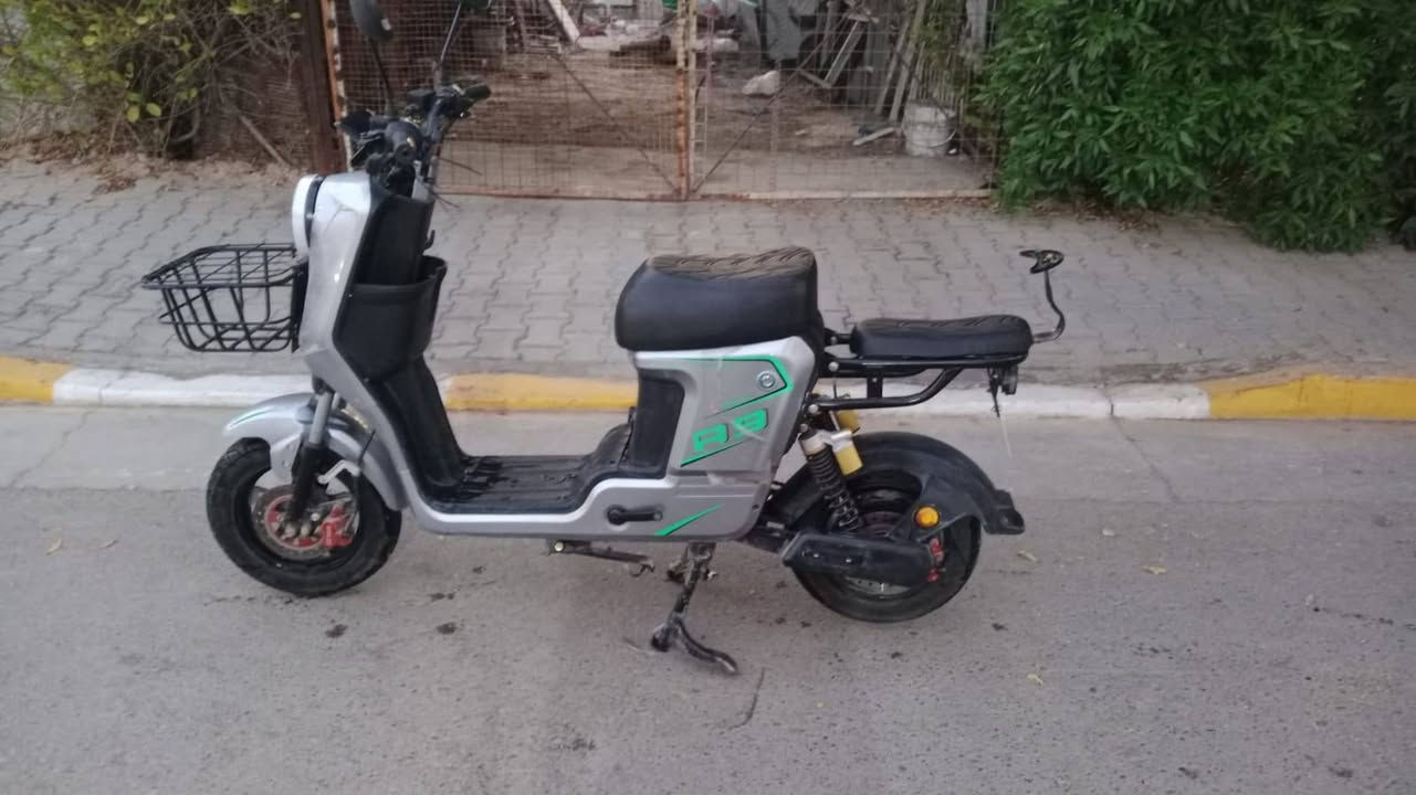 دراجة R9 للبيع بسعر 475 ويه مجال بسيط الرقم ***********
دراجة بطاريتها نصيفه شحن يطول 5 ساعات حتى تكمل شحن
