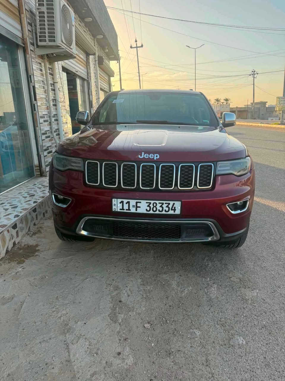 السلام عليكم 🌹
جيب وارد أمريكي جراند شيروكي Limited موديل 2019 للبيع

🔹 محرك 6 سلندر 3.6 Pentastar

🔹 مواصفات  
🔹 داخلية جلد
🔹 كراسي كهرباء
🔹 تسخين كراسي أمامي
🔹 شاشة 8.4 إنج
🔹 Apple CarPlay وAndroid Auto
🔹 كاميرا خلفية
🔹 حساسات خلفية
🔹 تشغيل بصمة ودخول ذكي
🔹 تشغيل عن بُعد
🔹 باب خلفي كهربائي
🔹 فتحة سقف
🔹 مثبت سرعة
🔹 تحكم ستيرن
🔹 مرايات وجامات كهرباء
🔹 إنارة LED
🔹 حساسات ضغط التايرات
🔹 
🔹 5 راكب
📍 المكان: الانبار _ الرمادي 
💰 السعر:  235 وبيه مجال

‭***********‬
مكلف بالنشر @
