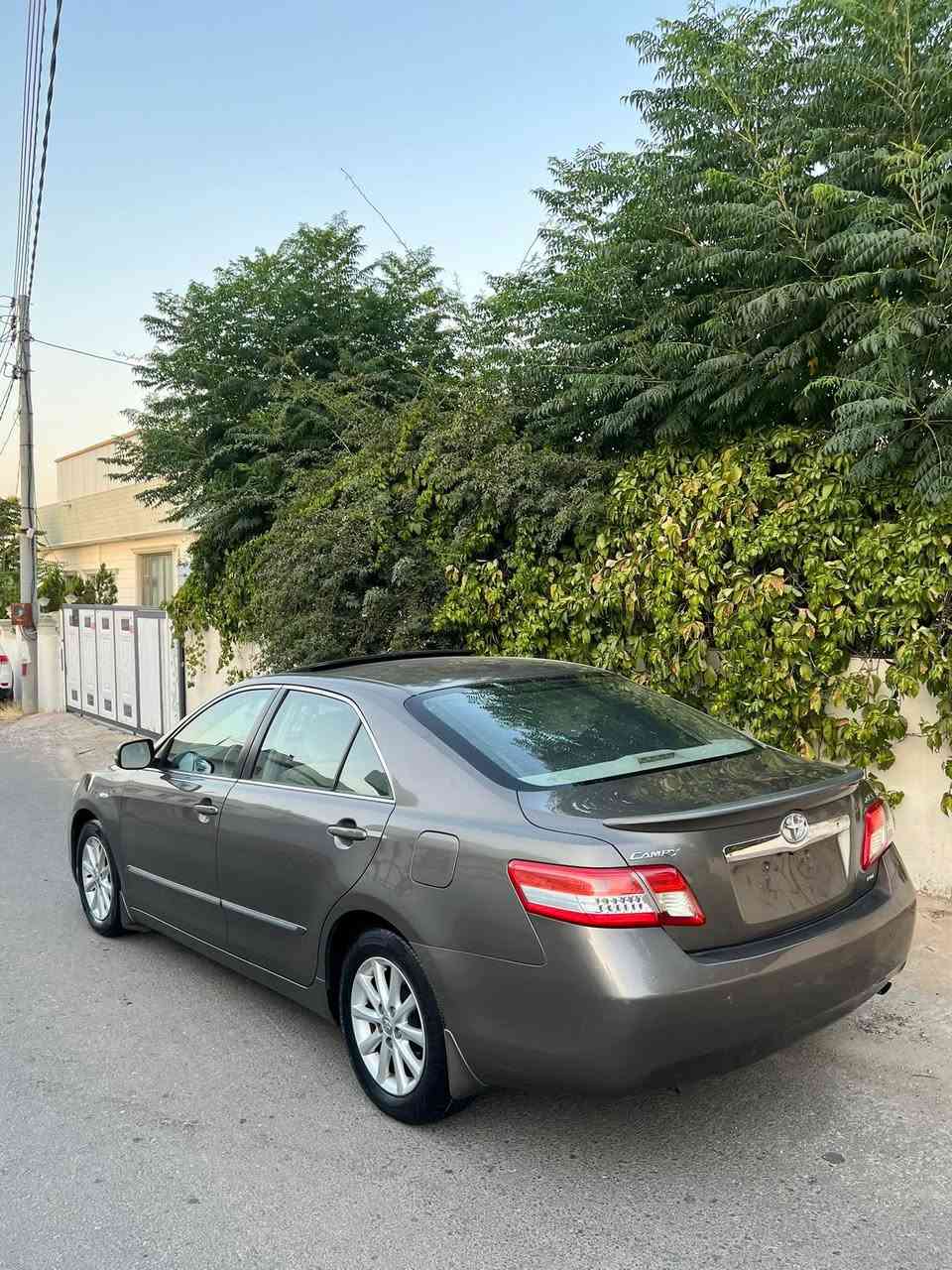 Toyota camry 2011 
تويوتا كامري خليجي ٢٠١١
مواسه فات فول
سلايت
په رده 
كوشن كاره با
دوو سويجي بيلادي ماوه
سبيري دا نه به زيوه
١٣٠ هه زار وويشتوه به شه رتي كومبيته ر
له شه ريكه وه يه ك ده ست بوه
گيرو مه كينه ي به شه رت نه كراوه ته وه
بي بوياخه بي بارجه كورانه هه موو كياني به شه رت
به ناوي خومه وه يه
شوين سليماني
***********
