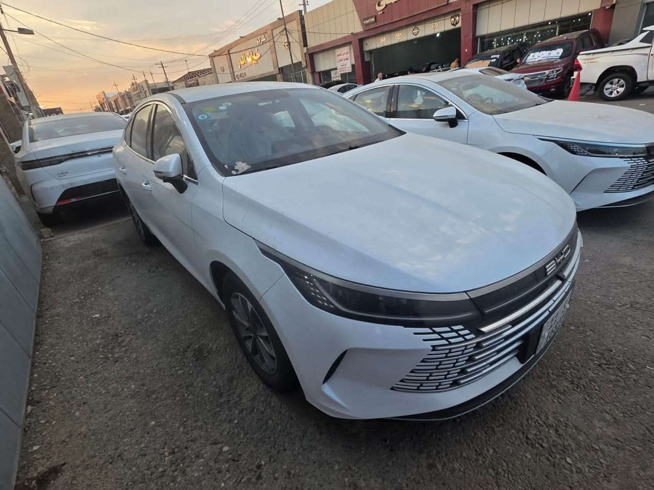 للبيع BYD دسترويل
سنة الصنع : 2025
عداد المسافة الكلي :- زيرو صفر
شاحنه +منفاخ +كارت وكل غراضها جاهزة
بصمه والشاشة الجبيرة الدوارة وكشنات رياضي 
وبقية المواصفات الاساسية المعروفة مرقم بغداد 
السعر :  21.900  مليون 
العنوان :- بغداد حي حطين او معارض البياع معرض الساير الشارع الوسط 
للاستفسار : ***********
