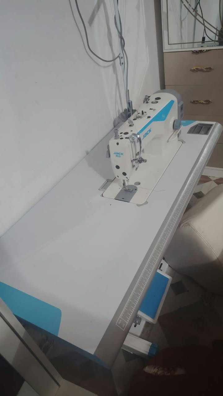 مكينه خياطه بعدي جديده استخدام شهر نضافه 99بالميه السعر 375وبيه مجال بصيط المكان نجف المشخاب ناحيه القادسيه***********
