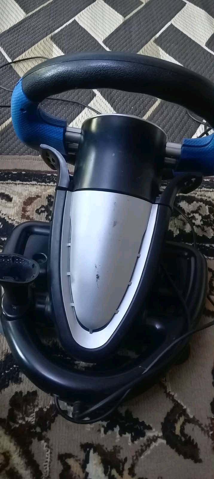 دركسون شغال مواصفات 

نص فرا 
كلشي شغال 
يربط على بلي 2 وال pc

40 شامل التوصيل