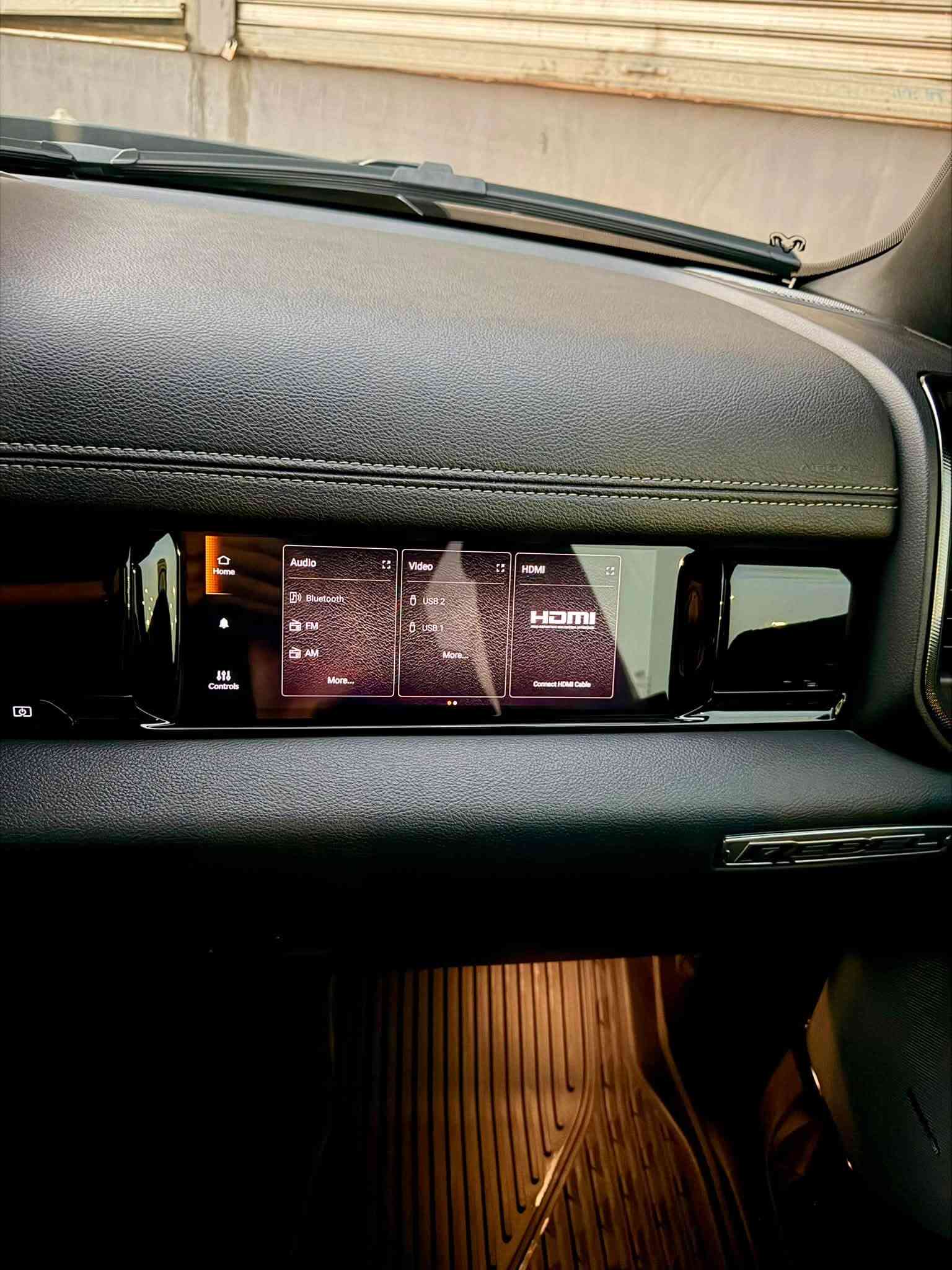 ram rebel gt  2025
شاشه تيسلا 
بنوراما 
كير طرح 
عداد الكتروني 
شاشه لنفر سكن 
كشنات جلد تبريد و تدفئه
تشغيل عن بعد 
صندوق كهرباء 
شاحن وايرليس 
محرك 6 سلندر توين توربو 
ماشي 13 الف 
كاتي مواقت يترقم اربيل سليمانيه دهوك 
بجم كبس سونار بلمنشور مع صور حادث
ايرباك سليم 
مكان سياره كركوك 
سعر 450 
***********
