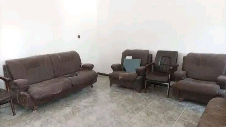 السلام عليكم
بيت للبيع  

مكان نادر مقابل محطة العرفان 

المساحه 200 مبني بي نص خريطه 

غرفة..مطبخ مفتوح ع الصاله..مجمع صحيات 

طابو زراعي سند 25 

السعر 55 وبي مجال 

*********** واتساب
