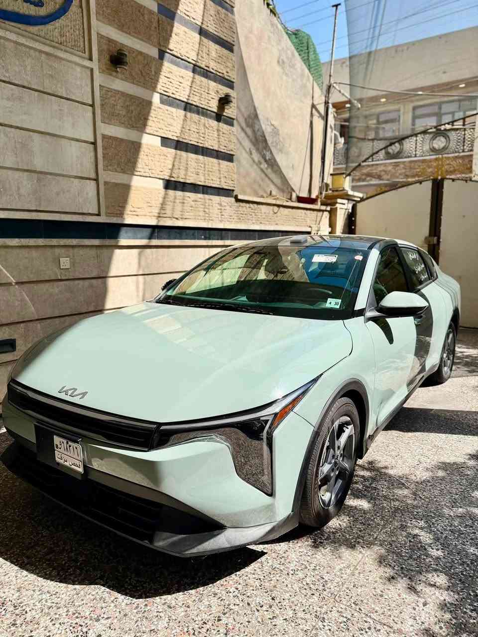 كي فور 2025 وارد امريكي
🔴#حادث السيارة 
  بسيط بالجاملغ الامامي فقط
والباقي كفاله ليبل واحد السيارة بدون دواخل 
صور الحادث مرفقة 🔻

#الموصفات 
فول تحكم ستيرن ، شاشة دجتال متصله ، سايد بريك كهربائي ، بصمه تشغيل عن بعد ، فول رادارات ، كامرة خلفية دوارة وبعد بيها موصفات 

السيارة بدون لوحات تترقم بغداد
ماشية 10 الاف فقط 
📍مكان بغداد
السعر : 165 ورقة 
الاتصال :***********
