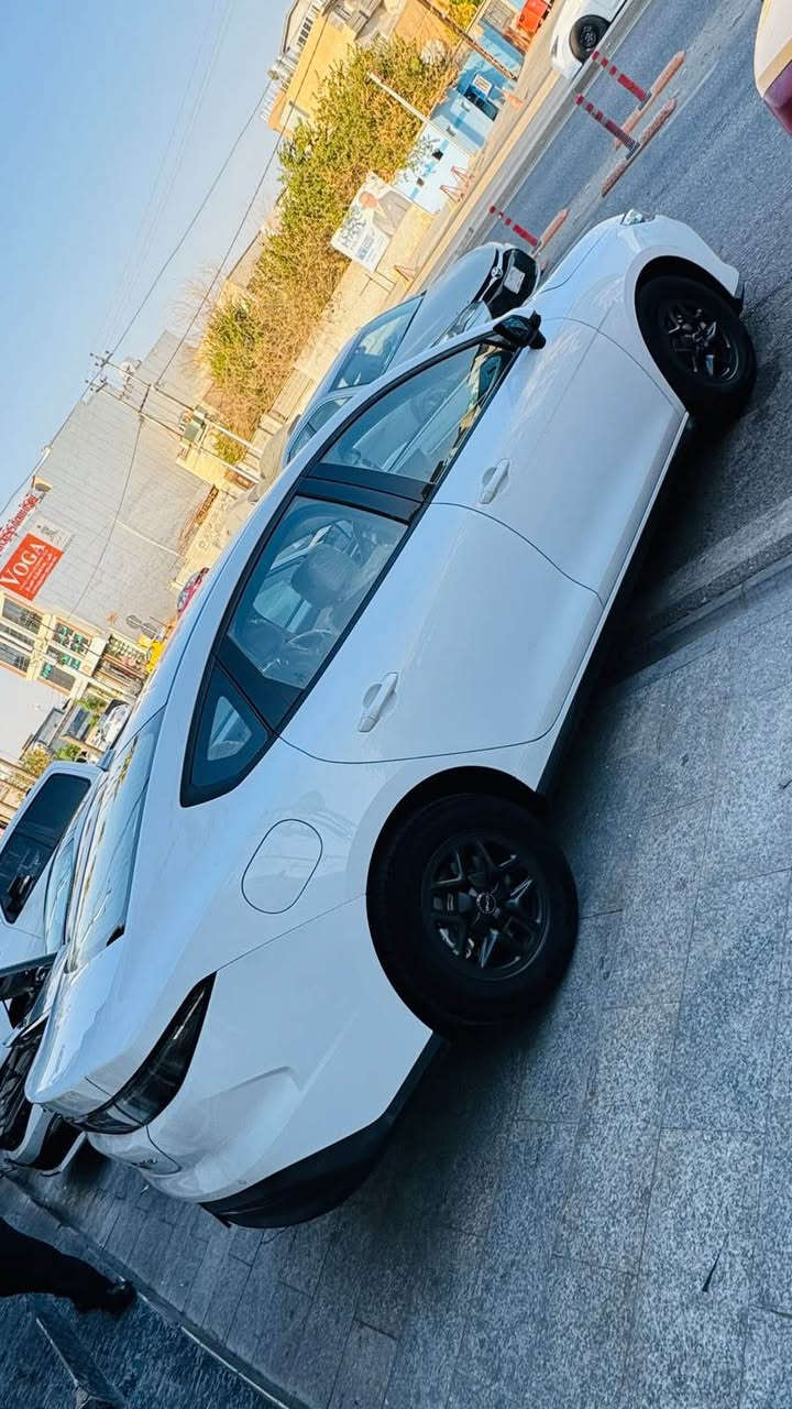 السلام عليكم 
✅✅بي واي دي  سيل 5
✅✅سنة الصنع 2025  ٢٠٢٥
✅ سيل 5
✅✅حجم المحرك 1500cc
✅✅بطاريه ليثيوم شفرة byd
سيارة سيدان مدمجة بنظام هايبرد PHEV
✅✅تجمع بين محرك بنزين هايبرد   بلكن ومحرك كهربائي
✅✅ بطارية ليثيوم شفرةbyd تدعم الشحن السريع
✅✅ شاشة   إنش بنظام ملاحة وتحديثات OTA
✅✅ نظام صوتي بـ6 مكبرات صوت + ميزة الكاريوكي
✅✅ حساسات وكاميرا خلفية – مثبت سرعة – مقاعد جلد رياضي
✅✅ تصميم خارجي عصري بمصابيح LED ومقصورة عازلة للصوت
✅✅كير ماوس
✅✅اوتو ستوب
✅✅حساس خلفي
✅✅شاشة دوارة
✅✅كامراة خلفية دوارة
✅✅اوتو هولد AUTO HOLD
✅✅هند بريك بصمه
✅✅تشغيل السياره بصمه مع
كارت دخول ذكي
✅✅مقاعد جلد
✅✅لايت زينون
✅✅لد نهاري LED
✅✅بك لايتLED
✅✅3انضمة للقيادة
✅✅مانع تزحلق
✅✅مثبت سرعه  Cruiseالسعر 

للاستفسار موصل الجانب الايسر

*********** Singapore
