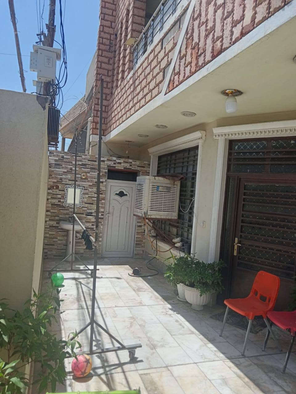 بيت للبيع بغداد حي التراث   شارع الشبكه لمساحه 100الواجهة 10ولنزال عشرة طابقين ونص الارضي استقبال وصاله غرفه نوم مطبخ حولي خدمات لثاني غرفتين نوم خدمات وصاله الاخير غرفه نوم بيتونه ومخزن
باسم صاحب الدار سند 26 اصولي واجهيه حجر الارضيه مرمر لجدران سيراميك اسباني بناء حديث سنه 2024 للاستفسار واتساب ***********
لمشتري ياخذ  سند جاهز بأسمه ميخسر ولا فلس غير الرسم مال الشراء
بيت للبيع بغداد حي التراث   شارع الشبكه لمساحه 100الواجهة 10ولنزال عشرة طابقين ونص الارضي استقبال وصاله غرفه نوم مطبخ حولي خدمات لثاني غرفتين نوم خدمات وصاله الاخير غرفه نوم بيتونه ومخزن
