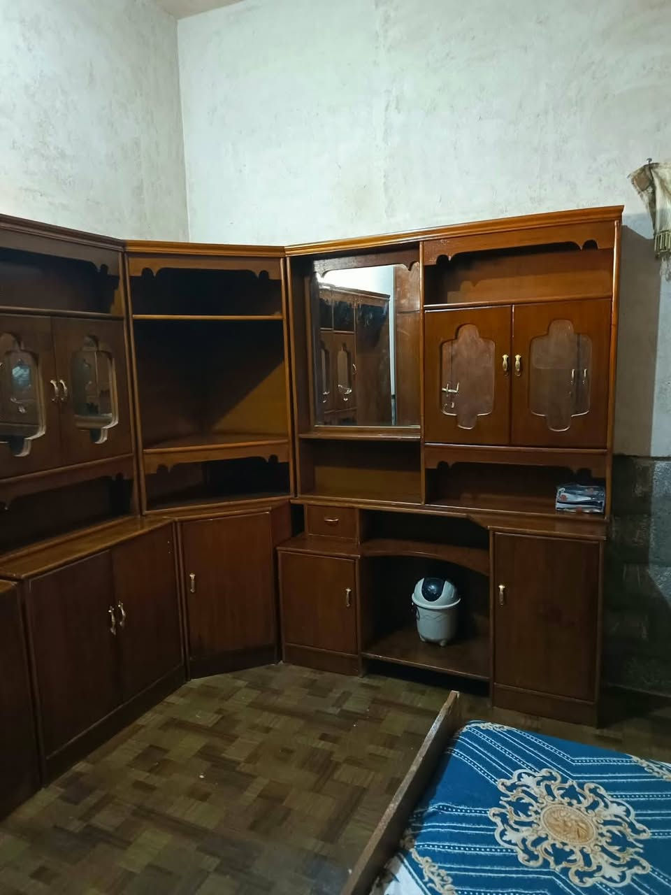 السلام عليكم.
للبيع غرفة اخشاب صاج عراقي 
السعر 800 الف مكاني الكرابله 
رقم الهاتف. ***********

