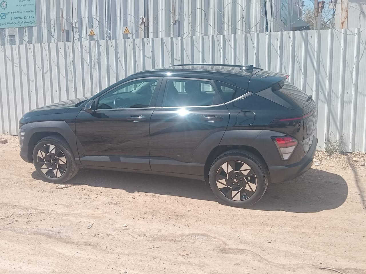 Hyundai kona 2024
سلام عليكم كونا للبيع فول عدا الفتحة 
صور الحادث مرفقة بيها تبديل فقط جاملغ والباب الصدر نفسة تعمر بدون داخل سعر 166 رقم بغداد بسمي 
الهاتف/***********
العنوان بغداد
