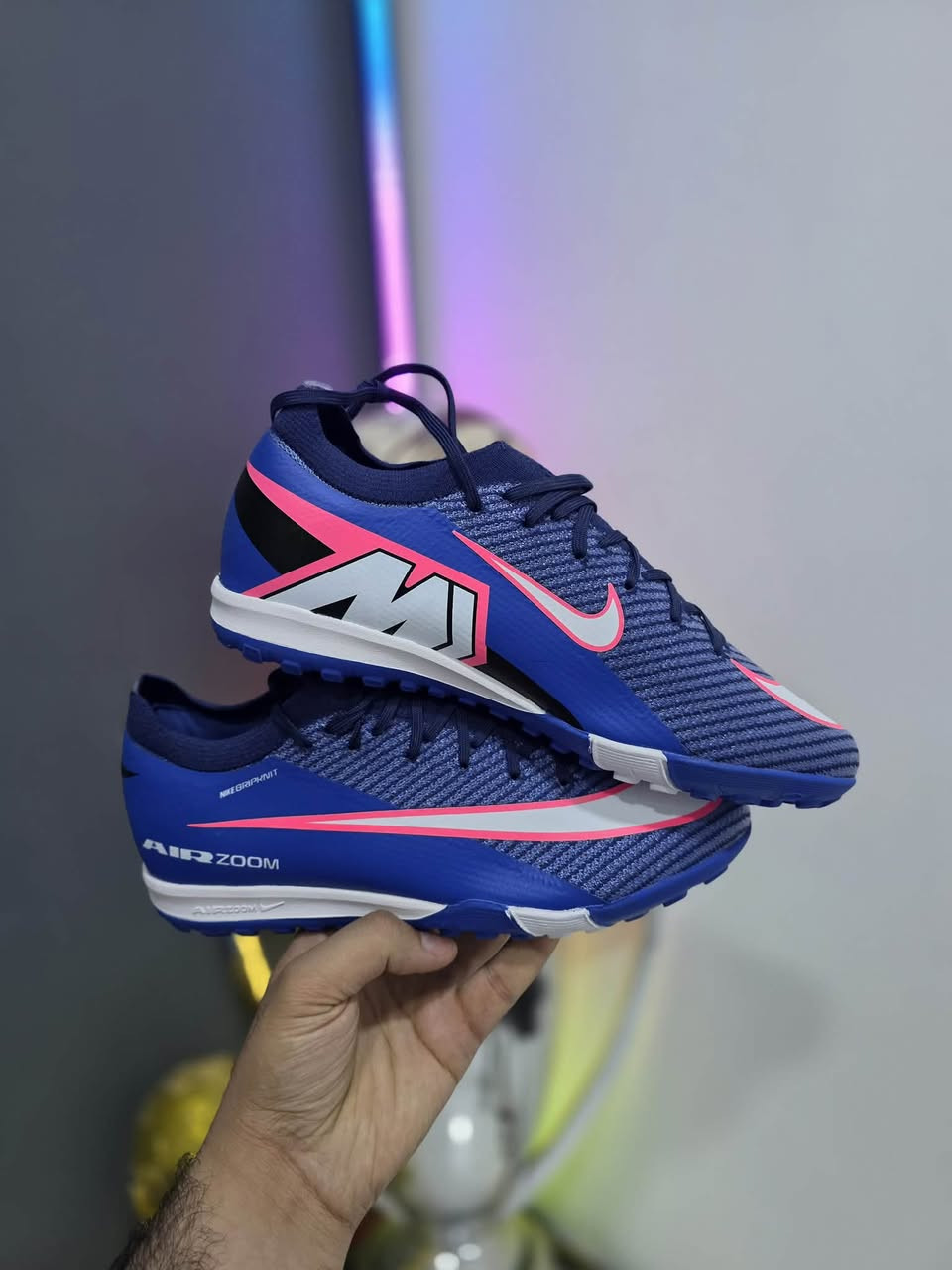🔥 AIR ZOOM | 🔥
الفخامة تبدأ من التفاصيل 👑

حذاء AIR ZOOM ربع جاروب بتصميم أنيق وفخم،

🇻🇳 صناعة فيتنامية بجودة مميزة

🧵 خياط داخلي لمظهر مرتب ولمسة راقية

📏 القياسات المتوفرة: 40 | 41 | 42 | 43 | 44

لا تفوّت الفخامة… اختار مقاسك وخليك مميز 🔥

📞 للتواصل والطلب:

تجهيزات الحمداني

***********

تجهيزات رياضية
