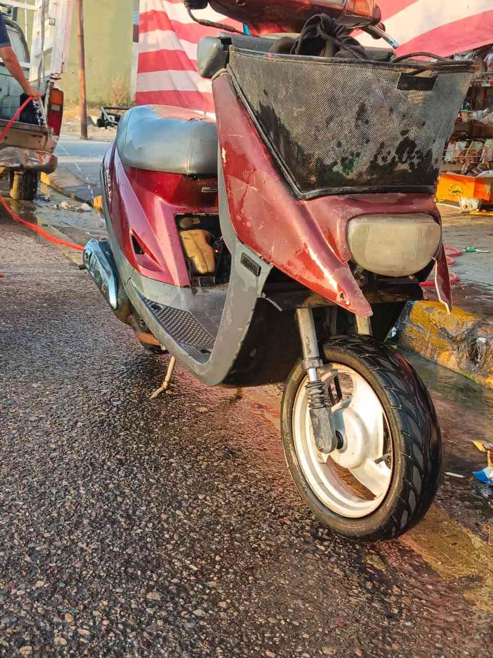 للبيع الي مايشتري لا يتعبني السعر ٢٠٠
محرك مو مفتوح نكره سلف قبق هندر مو مفتوح 
شاصي جديد ***********
