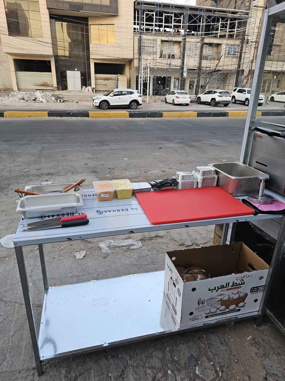 السلام عليكم بسطيه للبيع مال سناكات
تحتوي على كرل 
قلايه فنكر و زنكر دبل 
بلانك فنكر + طماطه + بصل
لوح تقطيع سكاكين مع منضومات الغاز 
و ميز تحضير كامله و جاهزه بس يراد تنضيف 
للاستفسار ***********
سبب البيع عدم تفرغ و اذا ويه الموقع مجرد يحتاج ايجار حركه الشارع ممتازه
