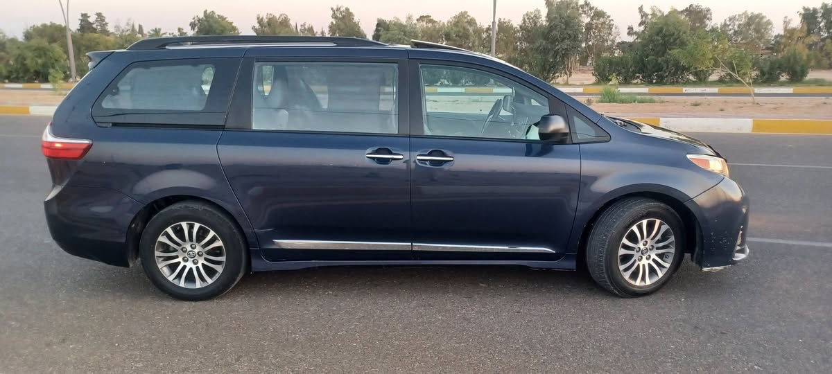 اخوان سلام عليكم سينا للبيع موديل 2018 سياره فول مواصفات واحد على واحد رادار جانبي كشنات الأمامي كهرباء هيترات كشنات فتحه سقف بصمه تشغيل بصمه أبواب ضرر سياره واضح بصور سياره مناقصه شي رقم بغداد جديد تحويل ثاني يوم مكان سياره الانبار حديثه رقم صاحب سياره *********** اخوان اني مكلف بنشر سعر سياره 230 ورقه
