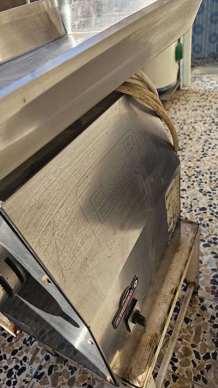 سلام عليكم ثرامه جديده نضافته ٩٠ بل ميه شغاله ١٠٠/١٠٠ شرط الفحص سعر ٢٥٠ وبي مجال
مكاني بصره شط العرب تنومه 
***********
