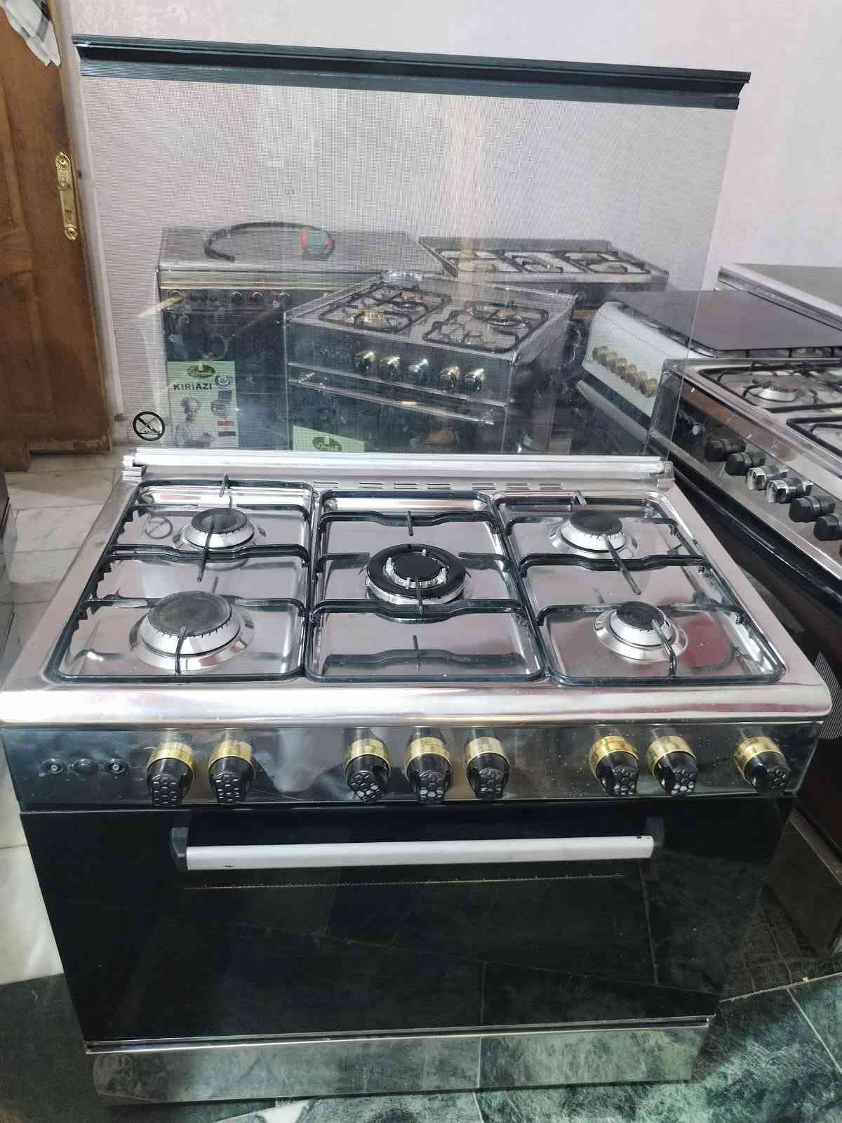 طباخ  اربع عيون و5اعيون .. مستخدم نظيف اخو الجديد.. للتواصل عالواتساب *********** غير متواجد عالفيس # شرط الفحص
