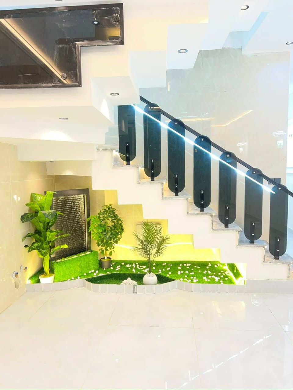دار للبيع  طراز ملكي100 متر 🏠 

حي الجهاد مربع الامانه  🔑 

  شغل فول درجه اولى

📍مقابيل البيت سياج مدرسه عله طول الشارع 

         🫵🫵مواصفات الدار 👇👇

ارضيه بورسلين 80 في80 نانو بولش 

ديكورات صقوف صاله ومطبخ وغرفه نوم 🛌 

نضام درج بيانو 🎹 أناره 

محجر الدرج زجاج مسكرت 10 ملم 

باب قاصه بلازمه 

نضام حاكيه شاشه صوره وصوت 

جداران مطبخ وحمامات بورسلين هندي تصفير 

مدخلين ثلاث نوم 🛌 

اثنين حمام 🛁 صاله مطبخ

***********شركة ارض الخير
