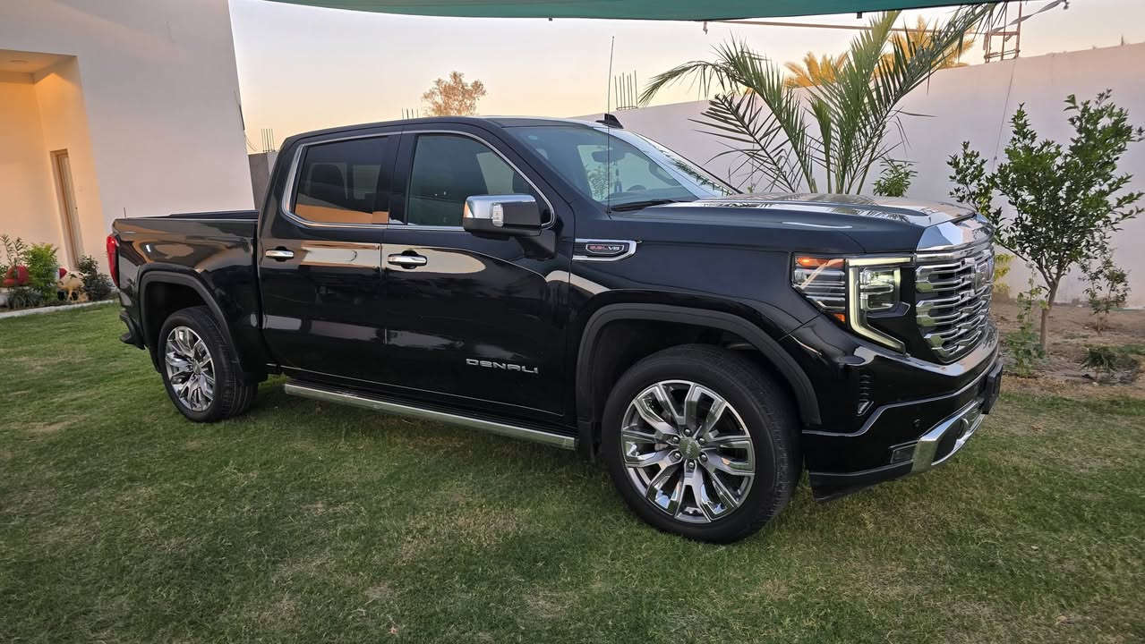 للبيع GMC سيرا 2024
دينالي الشكل الجديد 

باب طويل بدي قصير المرغوب

محرك6200 v8

4*4 فور ويل

سلايد روف فتحة

حساسات 360 درجة من كل الجهات 

رادار امامي خلفي و جانبي 360 درجه 

كامرات 360 و كامرة بالبدي و شاشه مراقبه بالمرايه الوسطيه نفس مال كدلاك

داخل جلد كشنات تدفئه وتبريد امامي وخلفي

كشنات هزاز تحذير

توقف ذاتي عند الرجوع  واتو ستوب و داتا شو بالدشبول 

مري شفط وترحيب و كامرات

باب خلفي 3 طكات 

جامه خلفيه كهرباء

دوسات كهربائيه اصلي  

منضومه كزوز سبورت بلاديه من امريكا 

5 انظمه قياده 

كير 10 نمر

تشغيل عن بعد كير طرح و شاشات ديجيتال بالكامل 

انارة محيطيه ترحيبيه 360 درجة
سياره رقم بغداد شهداء
ملاحظه سياره بيه صبغ البدي او لحوض خلفي مبدل ومصبوغ
***********
السعر 375 قفل بدون مراوس
اذا موشراي لاتخابر رجاء
