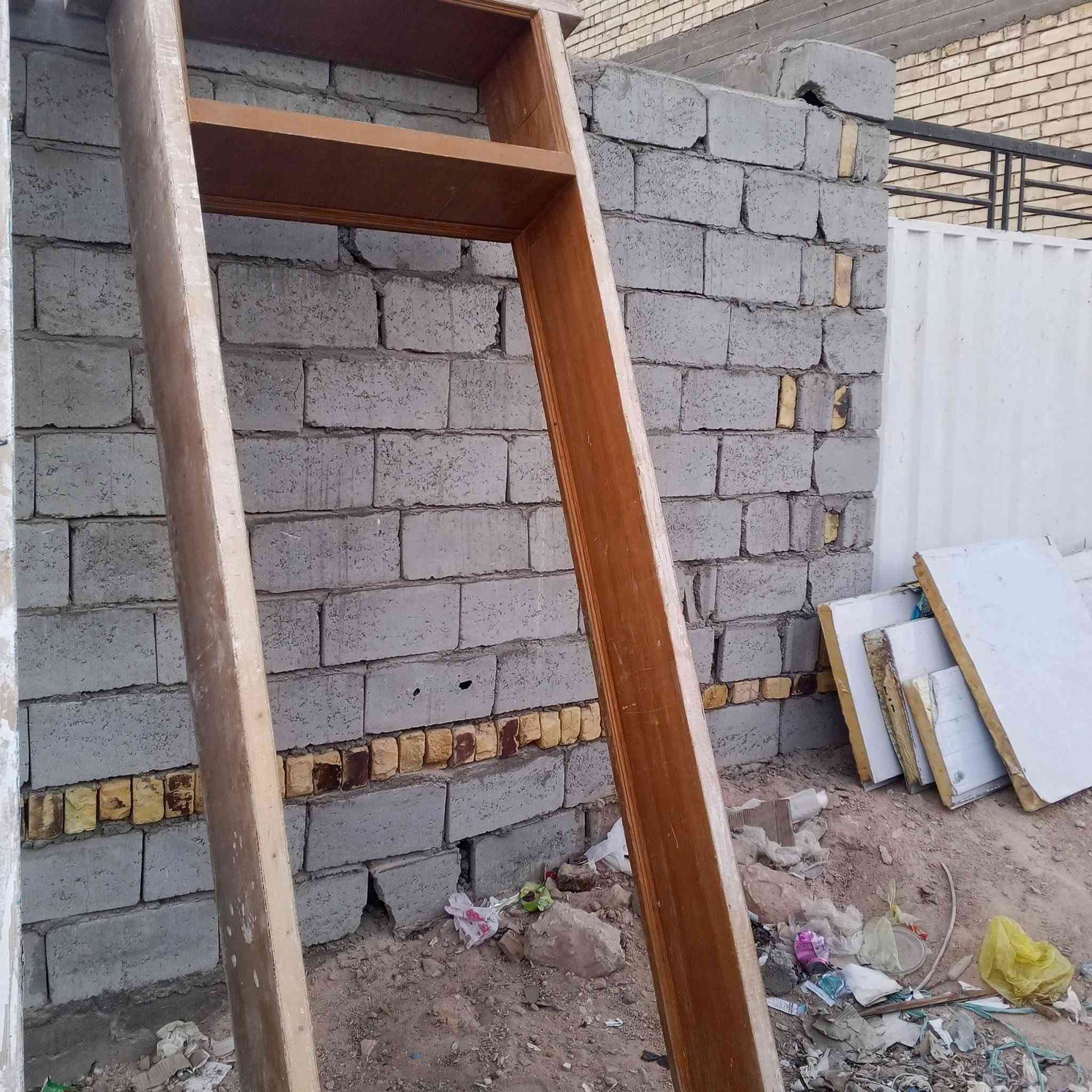 بيبان اثنين خشاب لبيع باب دفتري الطول 280العرض 3متر السعر 350
باب طلاكه وحده الطول 280العرض 1متر  السعر 160
نجف حي النداء الاتصال ***********
