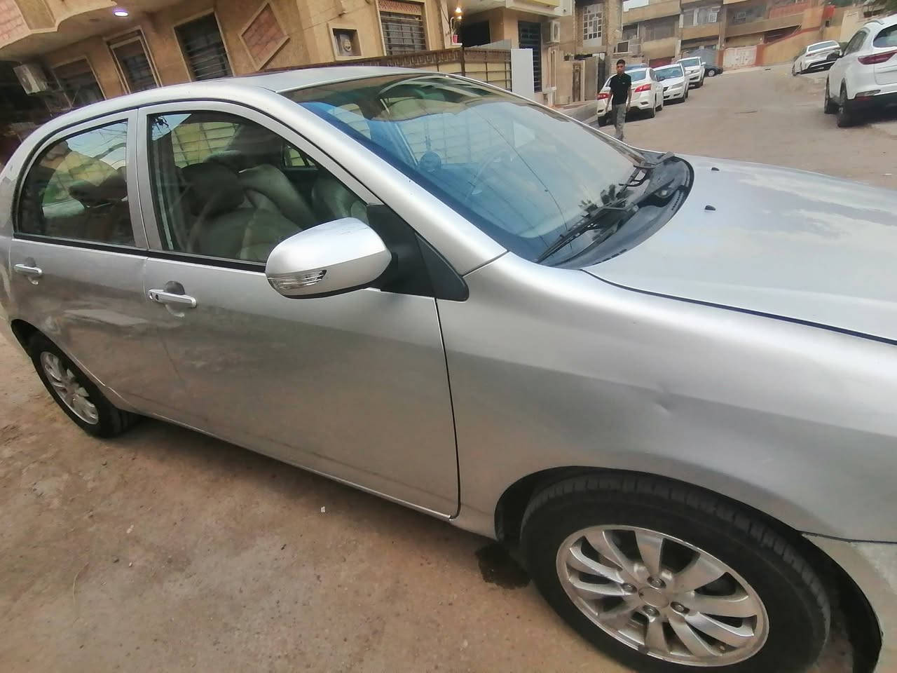 BYDسياره للبيع
استخدام شخصي 

موديل 2013 G3  
  محرك 1600 كير عادي المرغوب
 
عداد المسافة : 85  كم حقيقي 

تخم تايرات ✅ 
 ادامه كامله على السياره ✅

 بصمه  ✅ 
فتحة سلايد ✅ 
حساسات خلفية ✅
مقاعد جلد  ✅

🔴 صفحة السائق مصبوغه 

💰💰 
السعر 45 $  وبيها مجال

رقم الهاتف
 واتساب *********** 

رقم الماني بغداد
مكان السياره بغداد
