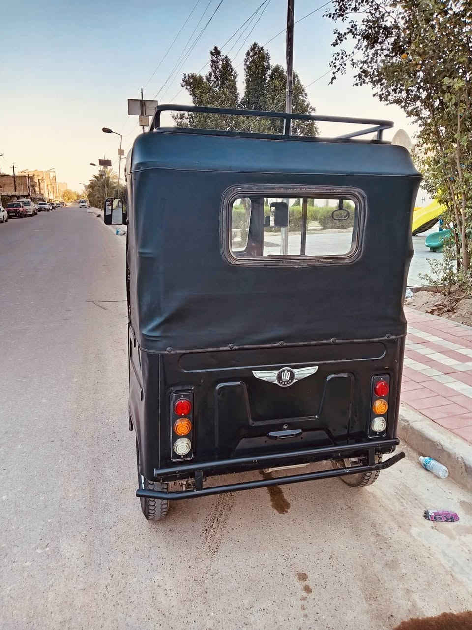 سلام عليكم شباب تكتك شحن بطاريتها ليثيوم تمشيك 200 كيلو موديل2025 ماشية 3لف بيها بصمتين التشغيل عن بعد لسعر 6500 لمكان بغداد الغزالية ***********
