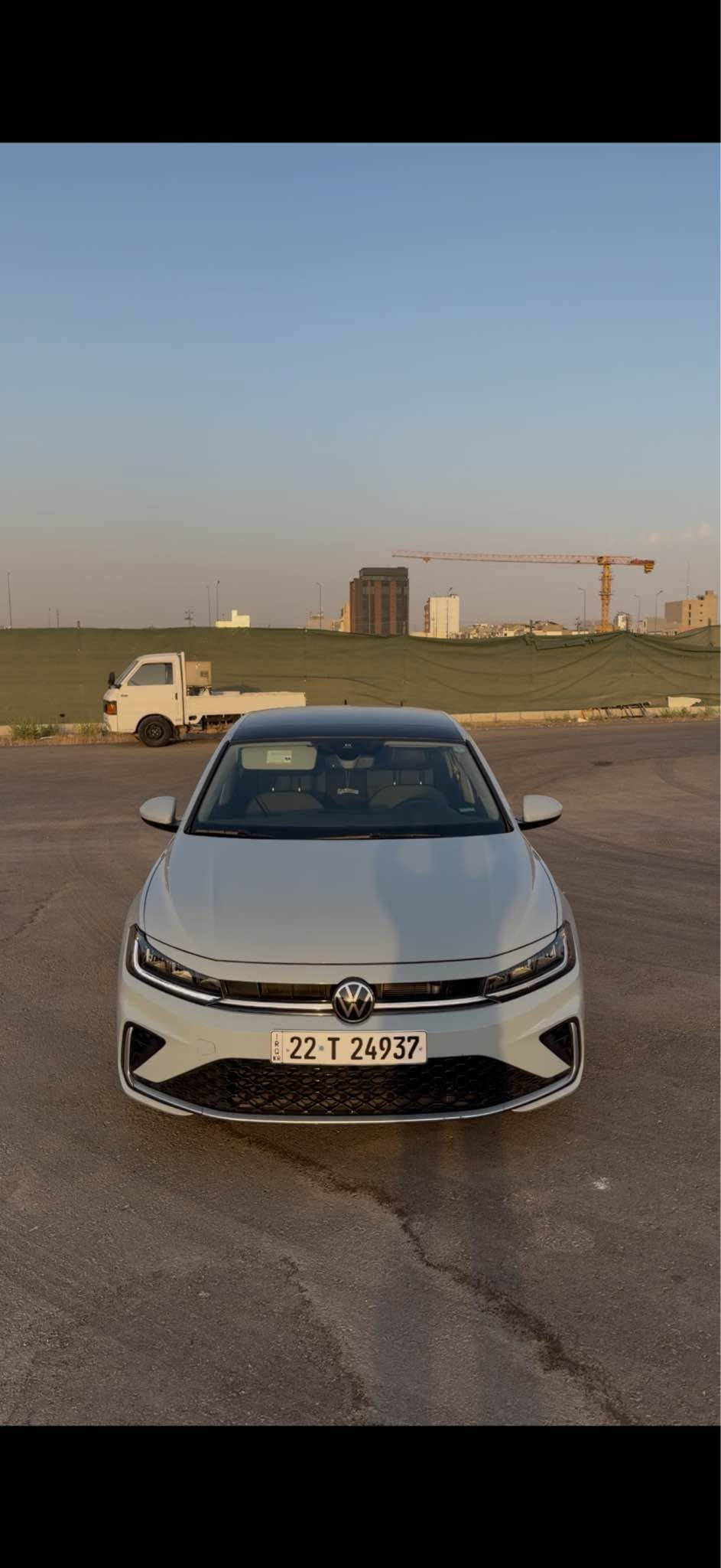 volkswagen jetta se  2025                               بو فروشتن مواسةفات پانوراما بةسمة شةغال گوشين جلد گوشين هيتةر گيچ ئةليكتروني تةعديل سرعة خةتي جادة زور مواسةفاتي تر   بي سبوغة سندوق و چاملغي پشتي هةندةك تةعديلة جةمپةچي پشتي هةية ارباگ بةس شان ١١ هةزار مايل روية هةموو شتي بةشةرتة  سعري١٩٢شوين هةولير   *********** أربيل, العراق
